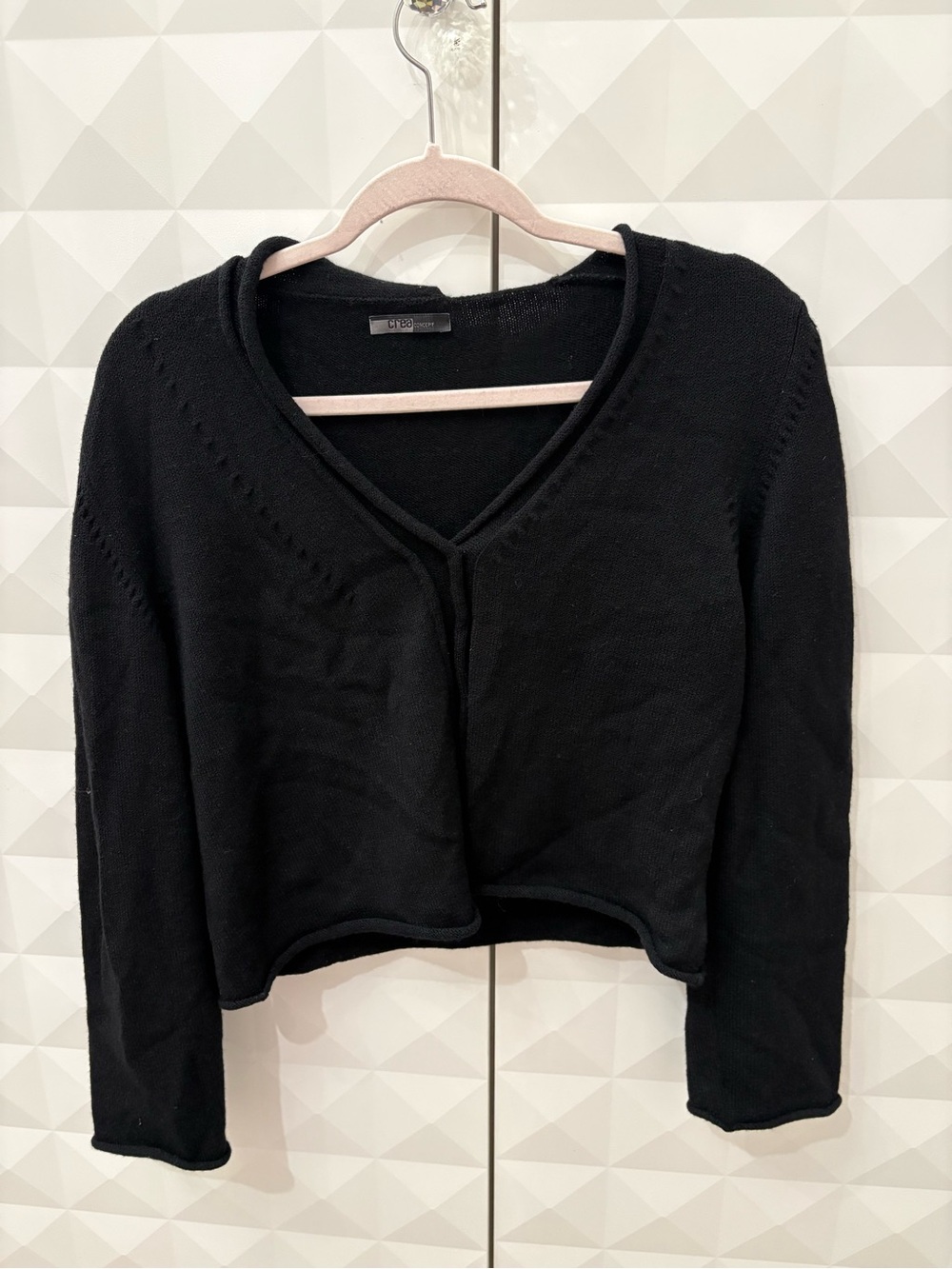 Black Women's half cropped V-Neck top